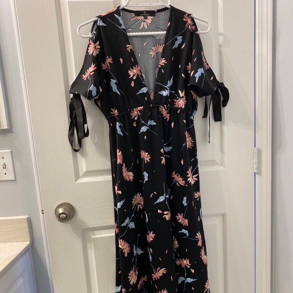Black Floral Maxi Dress - Picture 1 of 2